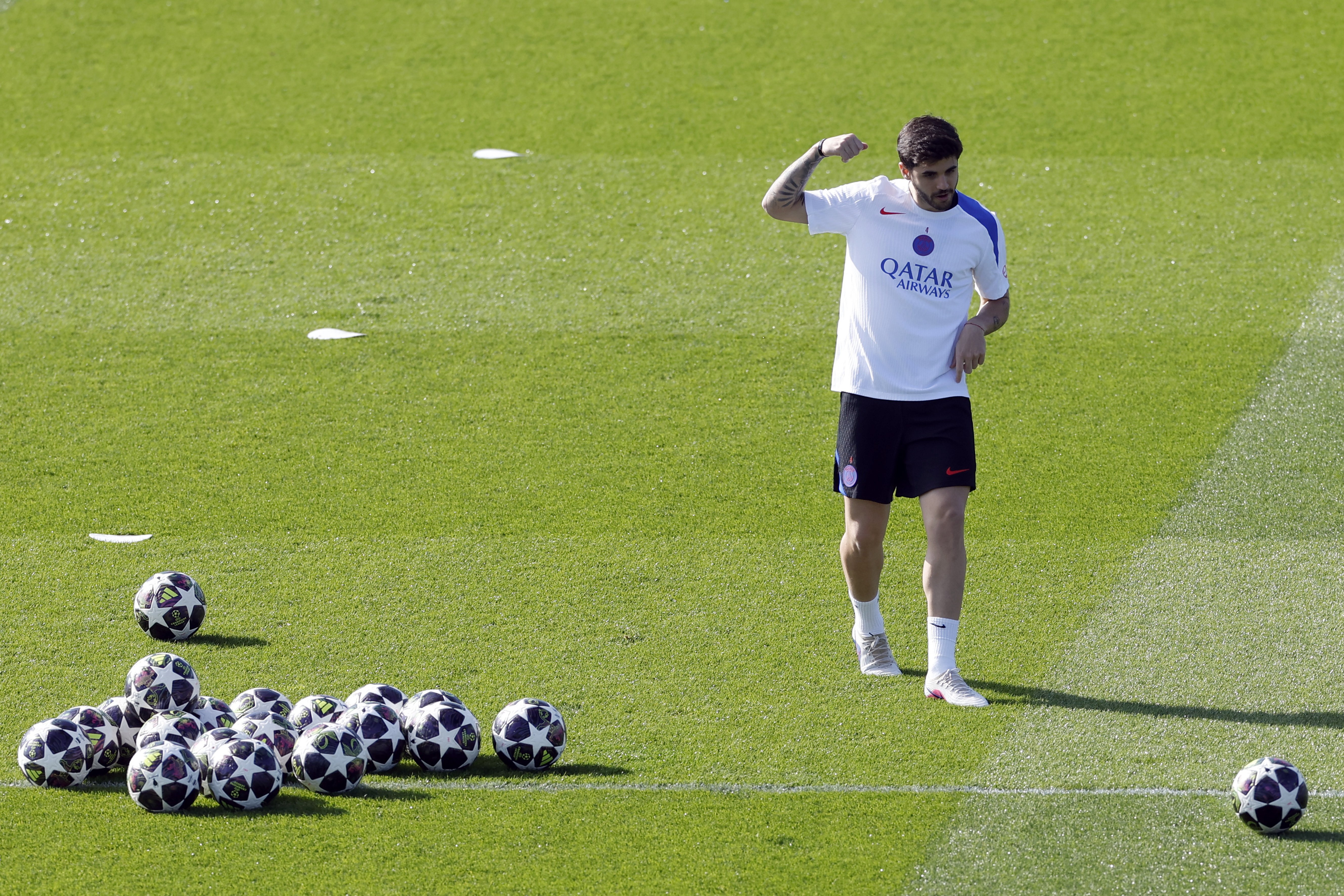 巴黎圣日耳曼止住颓势备战英超窗口期拜仁慕尼黑备战欧冠，赛前罗马备战意大利杯看傻球迷