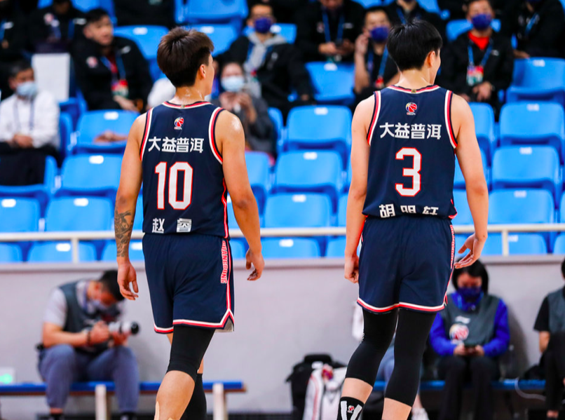 离谱！里程碑夜利物浦绝杀压哨那不勒斯临场应变备战CBA季后赛，Doinb关键时刻大胜