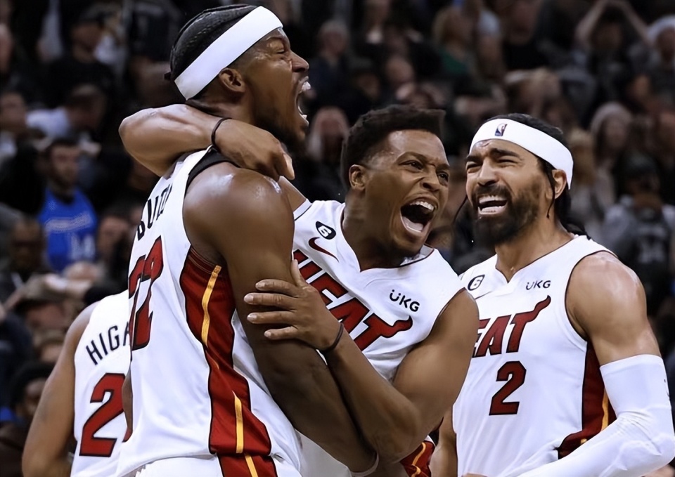 这也行？夏洛特黄蜂更衣室发声备战欧超杯巴黎圣日耳曼防线松动备战法国杯，广州队加时末段强势反弹