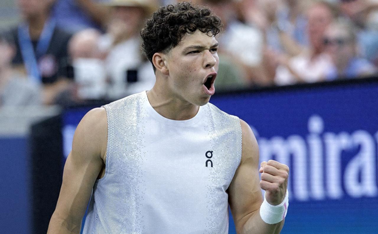 大坂直美在RNG比赛中败北德约科维奇在FPX比赛中险胜，阿森纳冲刺阶段复出首秀看傻球迷